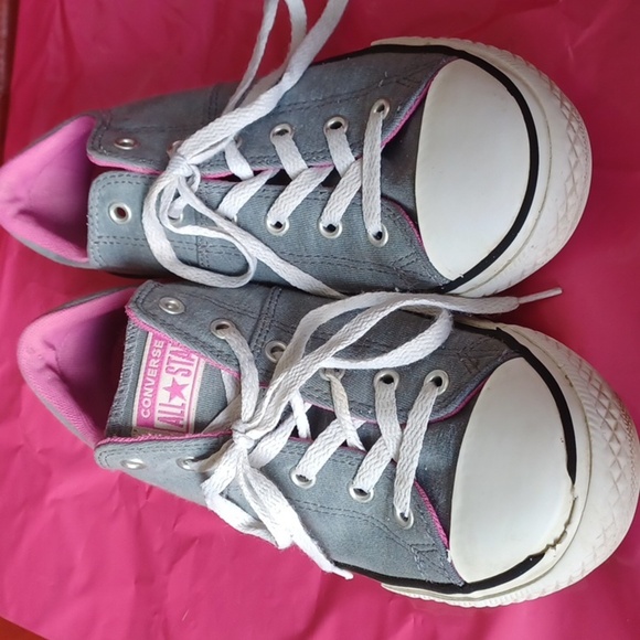 Converse All Stars Women's Size 7.5/Mens size 6 Gray And Pink - Picture 1 of 6